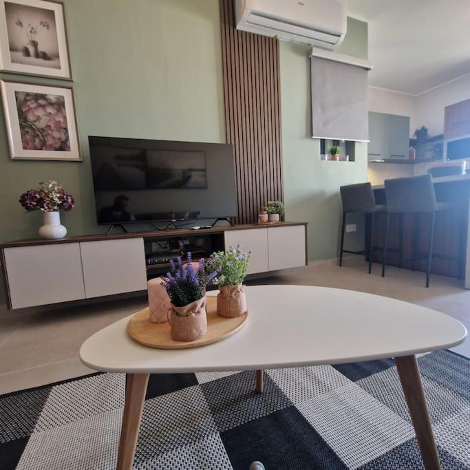 Centrally Located, Well Equipped, Stylish Flat. 圣保罗湾城 外观 照片