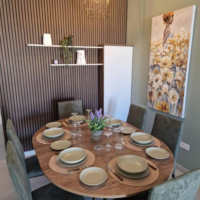 Centrally Located, Well Equipped, Stylish Flat. 圣保罗湾城 外观 照片