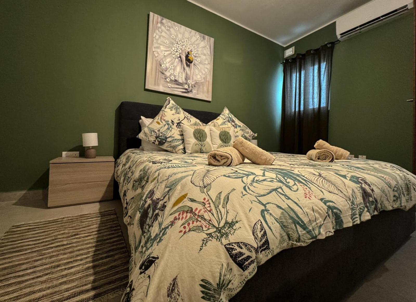 Centrally Located, Well Equipped, Stylish Flat. 圣保罗湾城 外观 照片